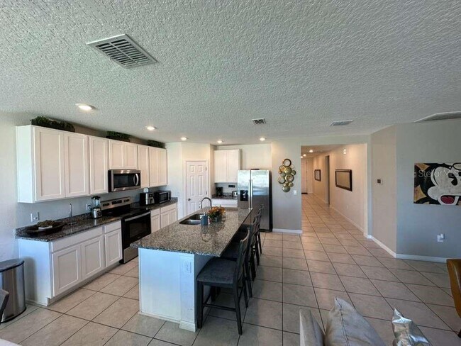 Building Photo - 535 Tortugas St