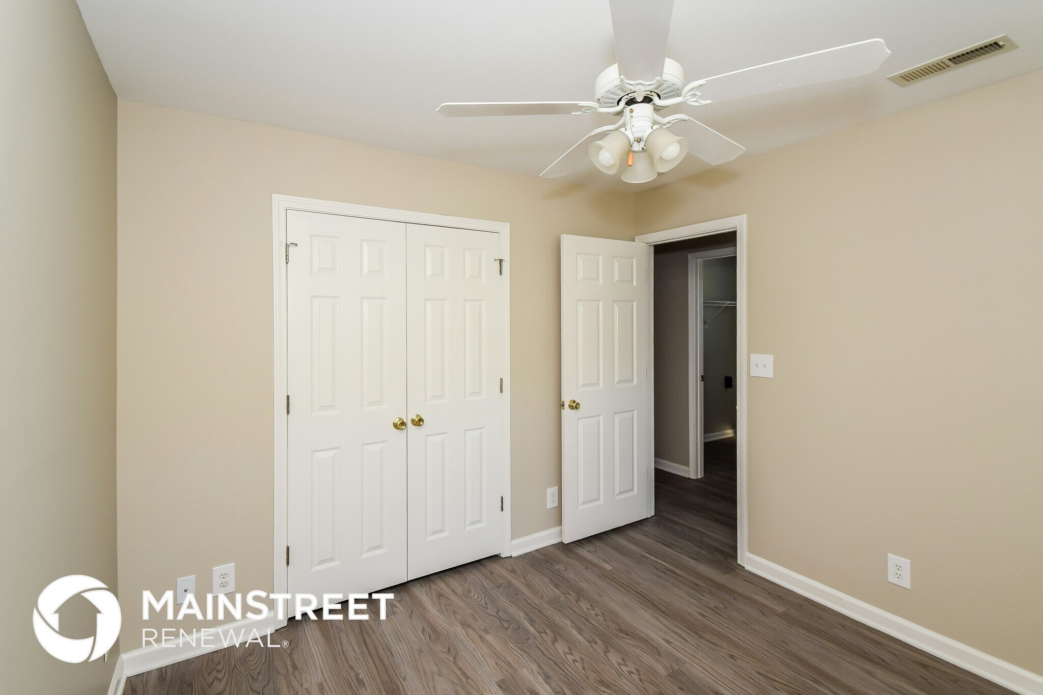 Building Photo - 9490 Cumberland Oaks Dr