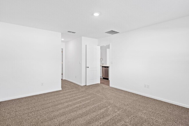 Building Photo - Almost New Home