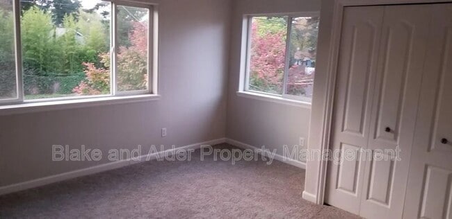 Building Photo - 7006 SE 72nd Ave