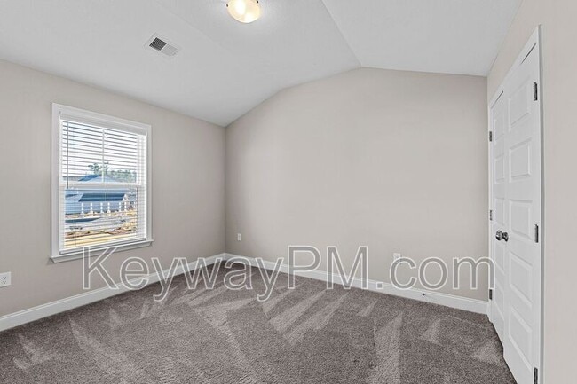 Building Photo - 3205 Venetian Dr