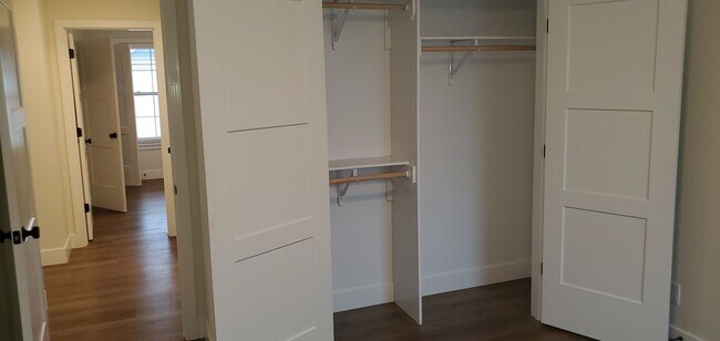 Building Photo - 5 bd, 3 ba house SW Columbia, quick access to providence, just south of Rockbridge school