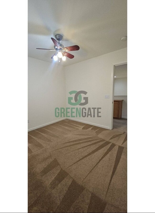 Building Photo - Beautiful 4 Bedroom, 3 Bathroom Home in Tr...