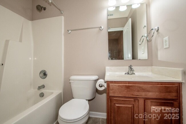 Building Photo - 9366 Greenheather Dr