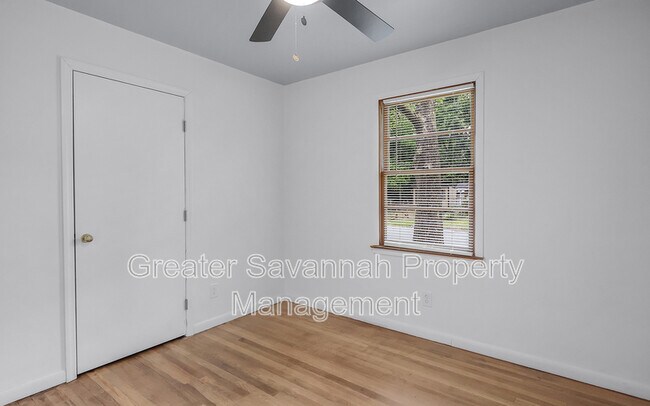 Building Photo - 1401 E 33rd St
