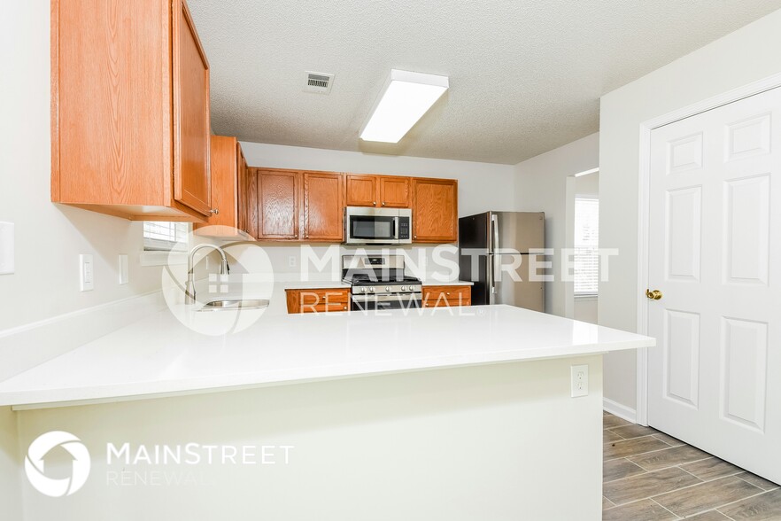 Building Photo - 6734 Brookfield Way