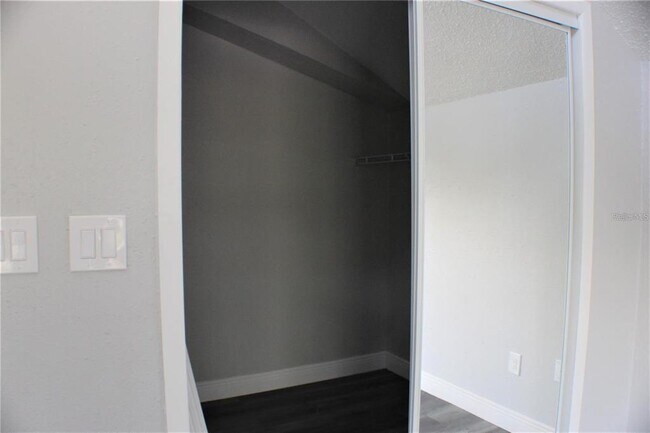 Building Photo - 17366 Metcalf Ave