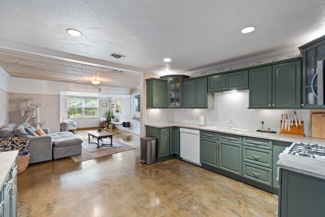 Building Photo - 364 Okaloosa Ave