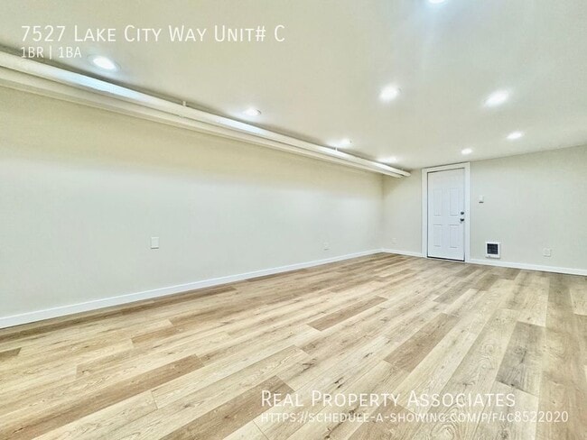 Building Photo - 7527 Lake City Way NE