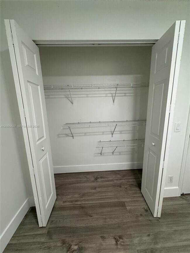 Building Photo - 4136 Pine Ridge Ln