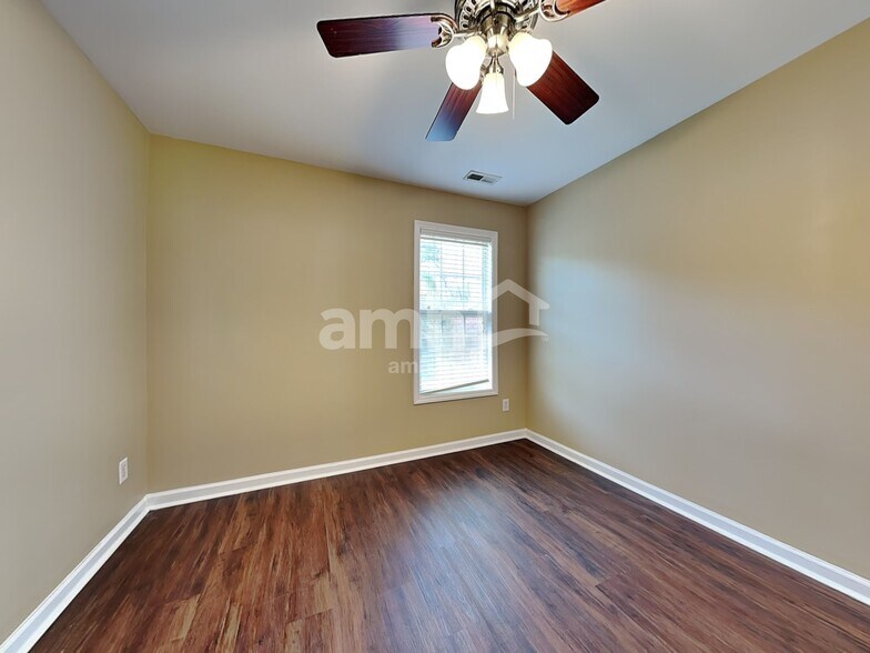 Building Photo - 204 Ber Creek Dr