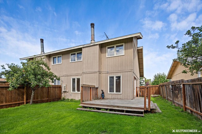 Building Photo - Modern Southside Duplex