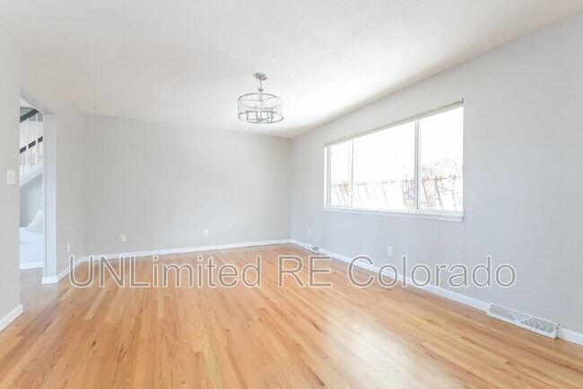 Building Photo - 5989 Eldridge Ct