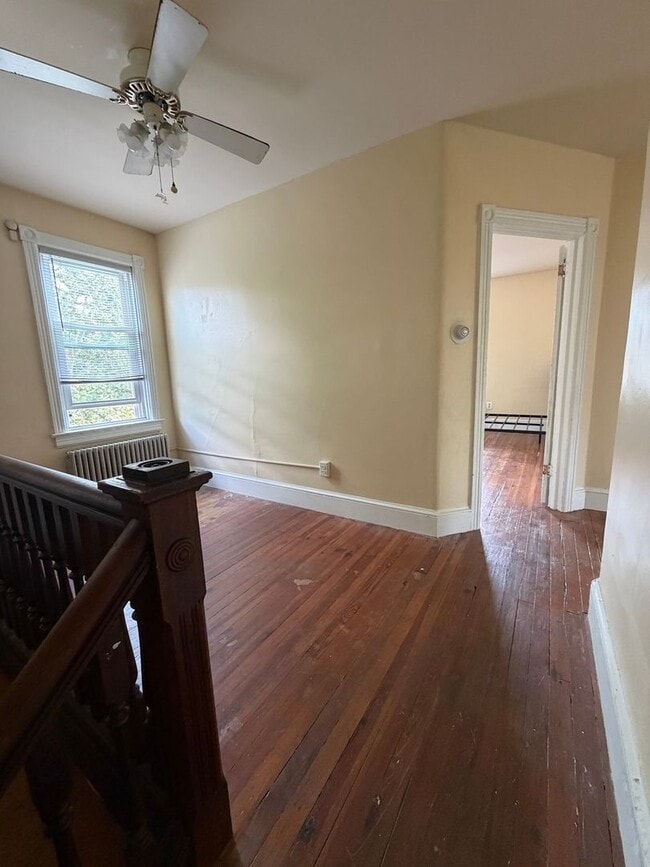 Building Photo - 648 Beacon Ave