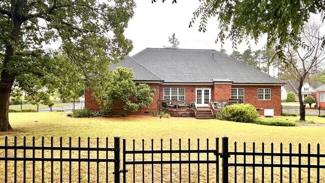 Building Photo - Call to schedule a tour!