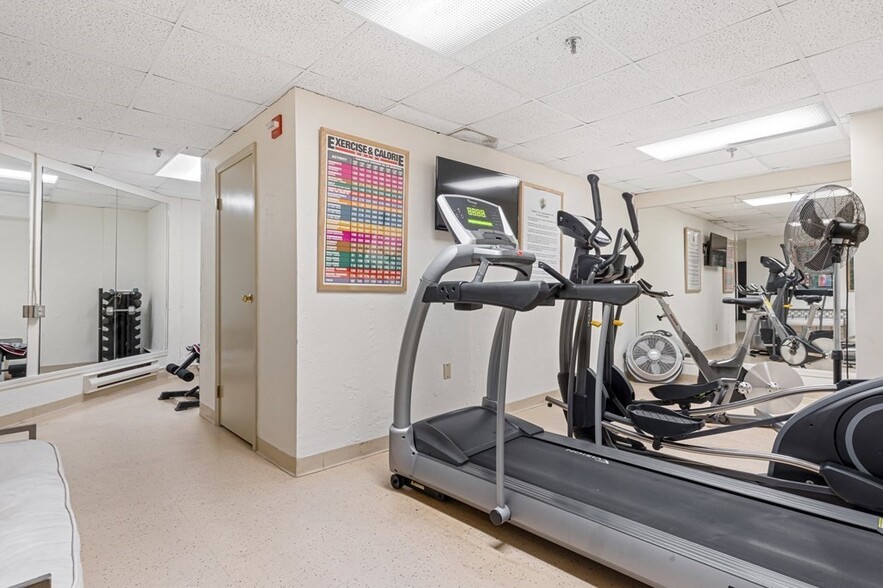 Gym / Exercise Area - 200 Cove Way