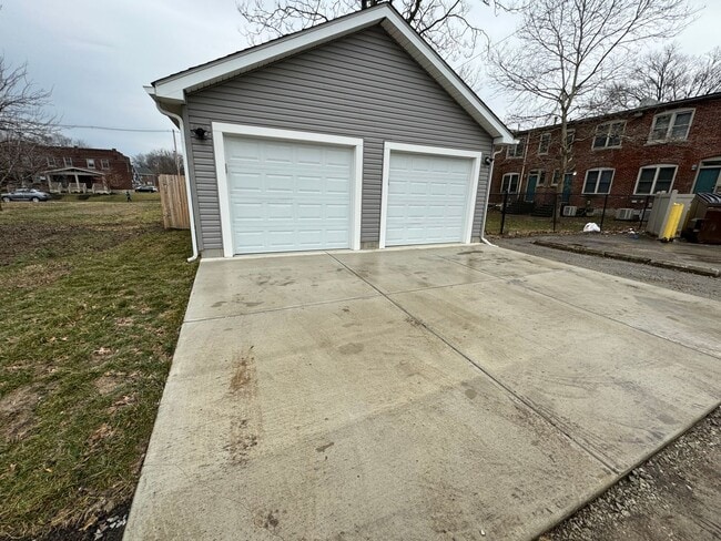 Building Photo - 2 Bedroom - Weiland Park