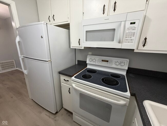 Building Photo - 6474 Lupine Terrace