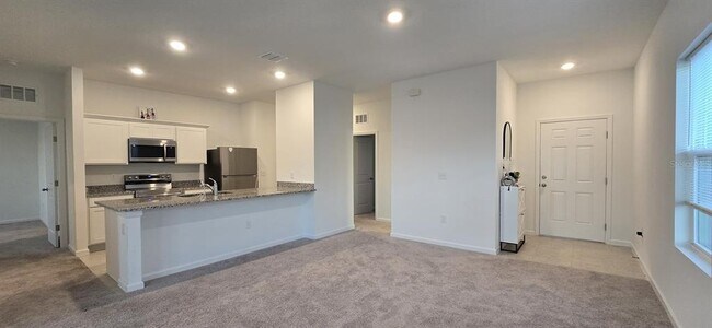 Building Photo - 452 Hennepin Lp