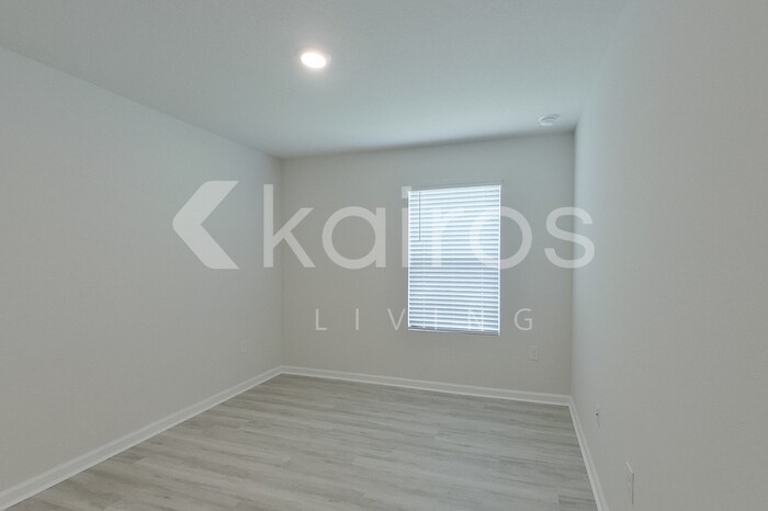 Building Photo - 4655 Malay Cir