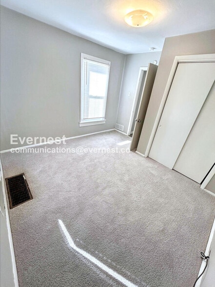 Building Photo - 221 La Motte Ln