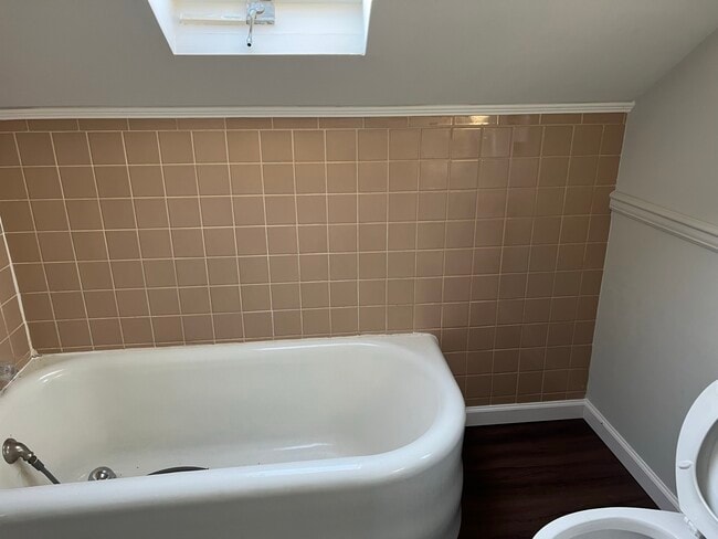 Tub with handheld shower - 216 Holbrook Ave