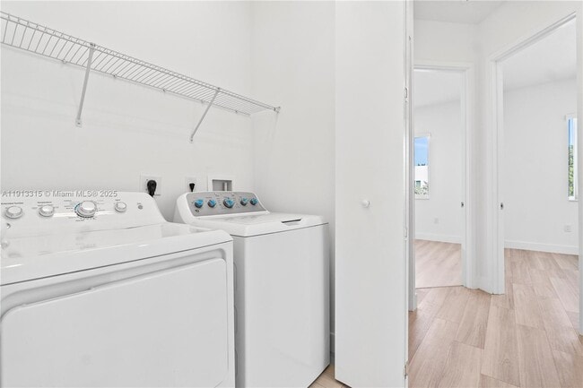 Building Photo - 10441 NW 66th St