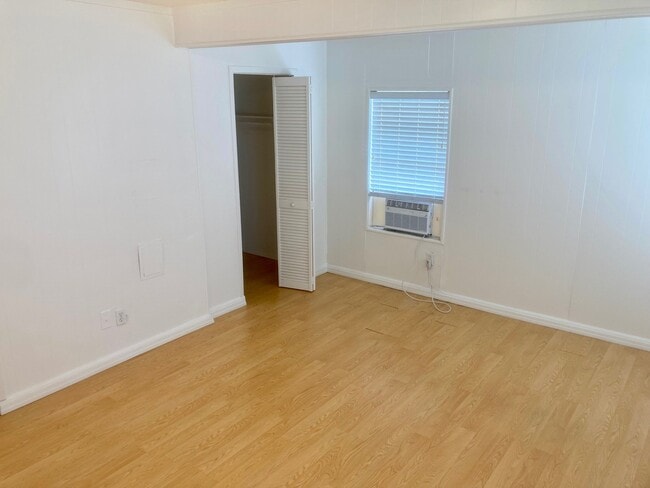 Building Photo - 6927 Avenue O