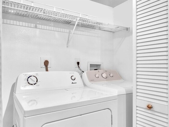 Building Photo - 2351 NW 33rd St