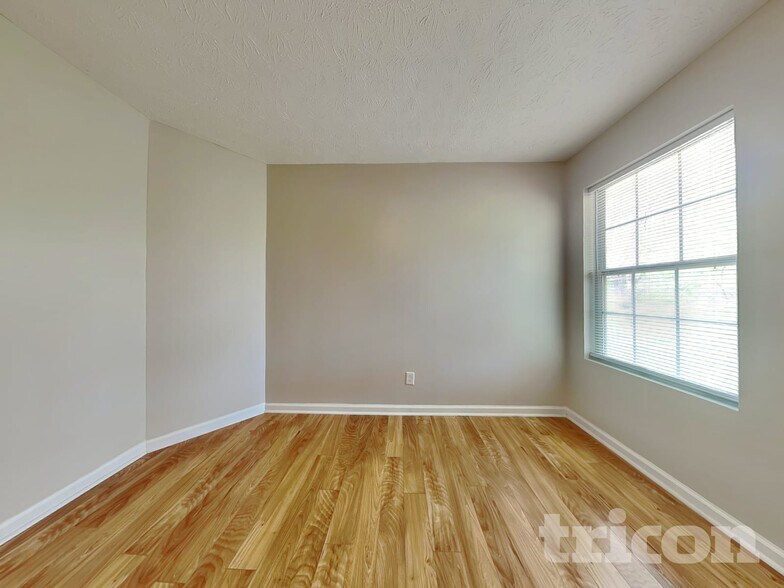 Building Photo - 434 Creek View Ct