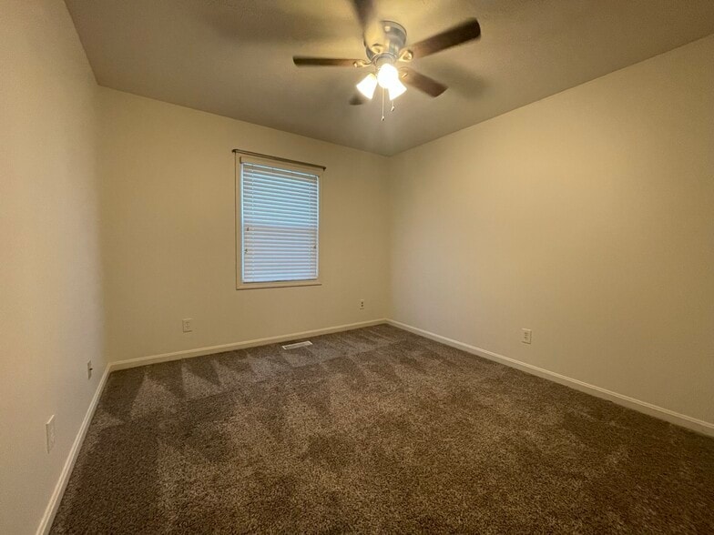 Building Photo - 8733 Hanover Dr