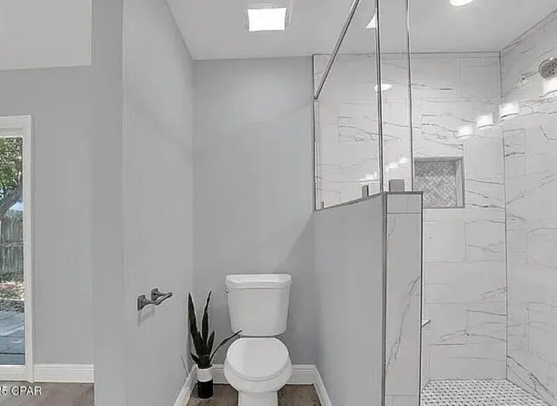 Building Photo - 104 Oleander Cir