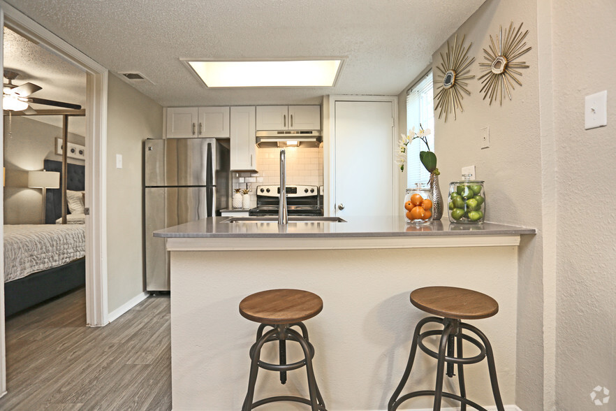 1BR,1BA - 491SF - OXFORD - KITCHEN - Sutton Place