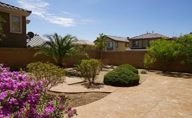 Building Photo - 518 Center Green Dr