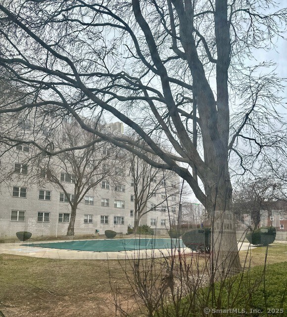 Building Photo - 887 Farmington Ave