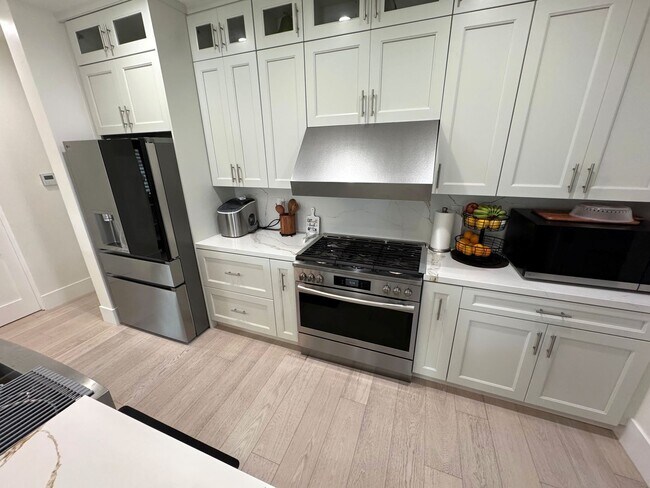 Building Photo - Luxury Coastal Living – Brand New Custom H...