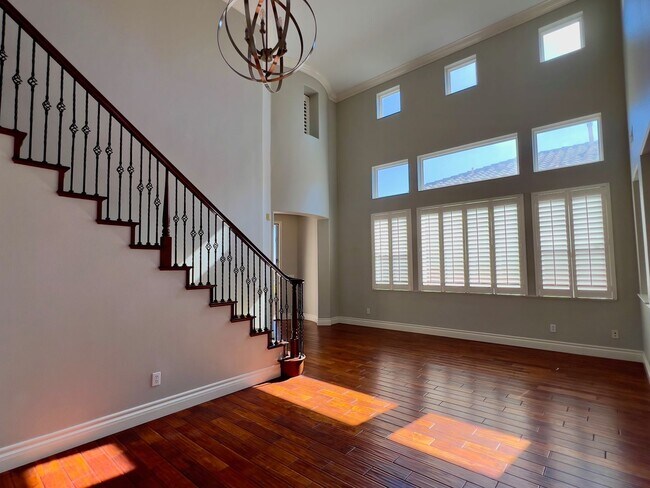 Building Photo - Upgraded 4 bedrooms 3 full baths home in Chula Vista- San Miguel Ranch area.