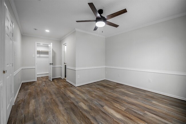 Building Photo - 3718 Treasure Island Dr