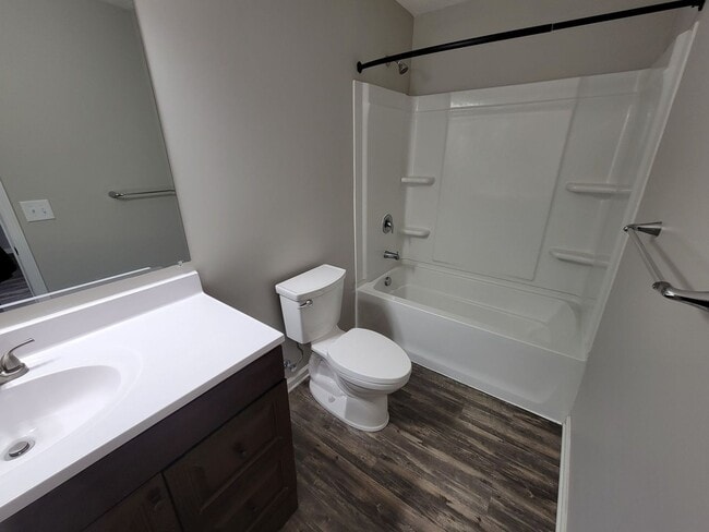 Building Photo - 30 Leah Ct 4BR/2.5BA (Hamilton)