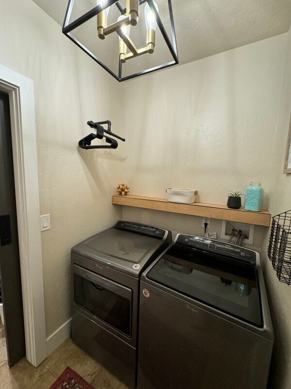 Building Photo - 5101 Emmeline Dr