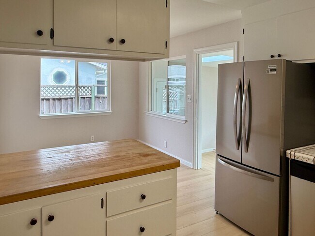 Building Photo - Updated 3 Bedroom 1 Bath West San Jose Gem! Campbell Union Schools!