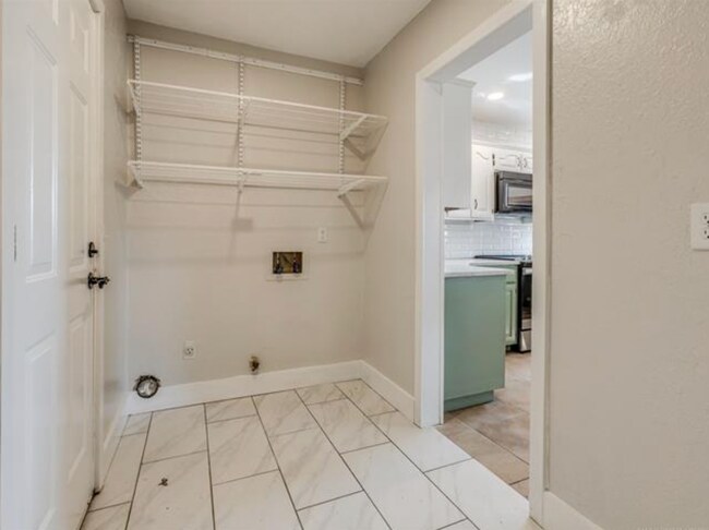 Building Photo - Beautiful 4 bedroom home. Country space, modern updates.