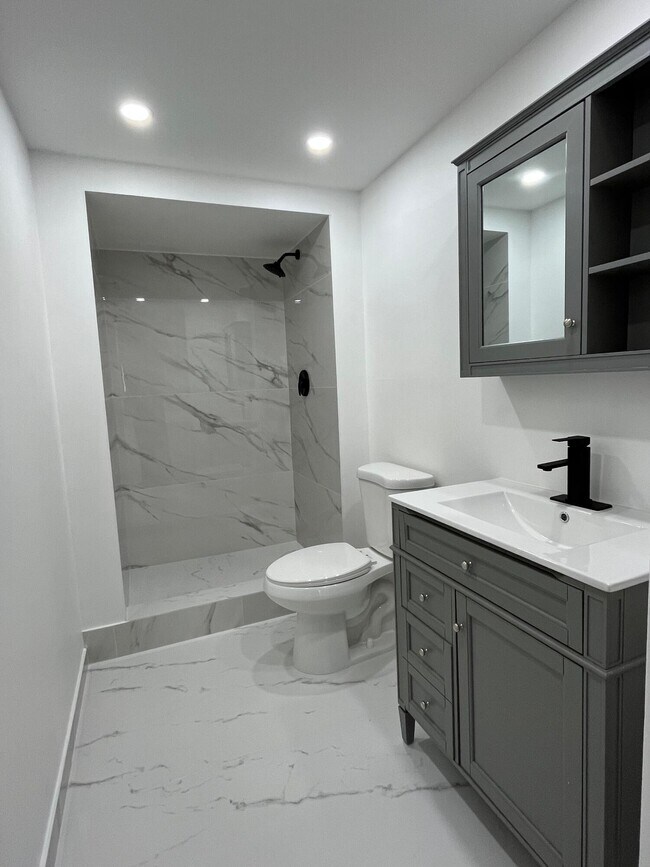 Building Photo - 480 NW 20th St