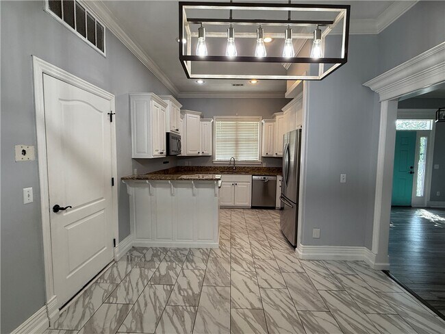 Building Photo - 422 J.T.L Pkwy