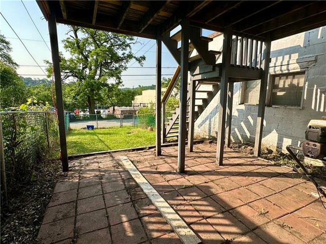 Building Photo - 410 Freeport Rd