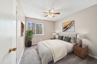 Building Photo - Cypress Pointe