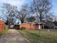 Building Photo - 622 6th St