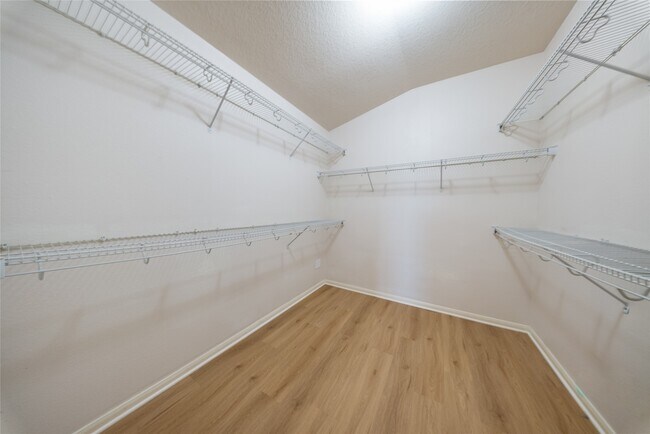 Building Photo - 6007 Wilcox Point Dr