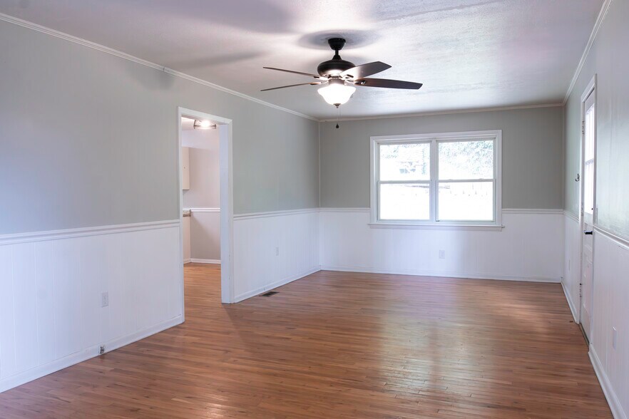 Building Photo - 103 Robleigh Dr