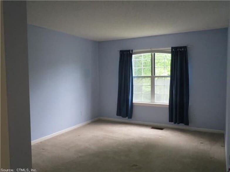 Building Photo - 105 The Mews